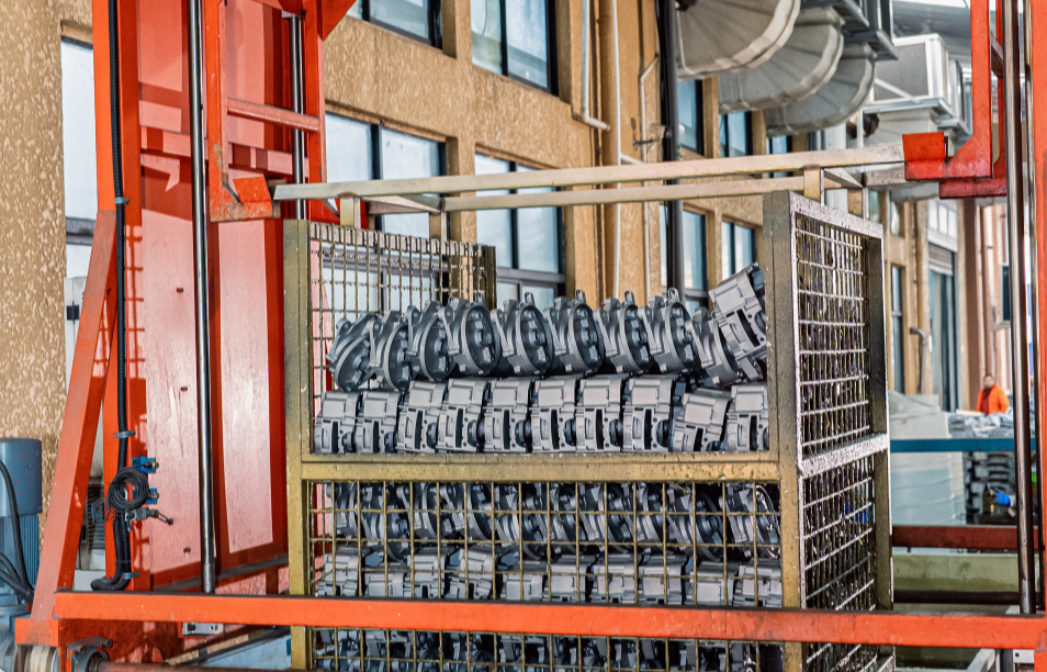 喷砂与化学钝化处理